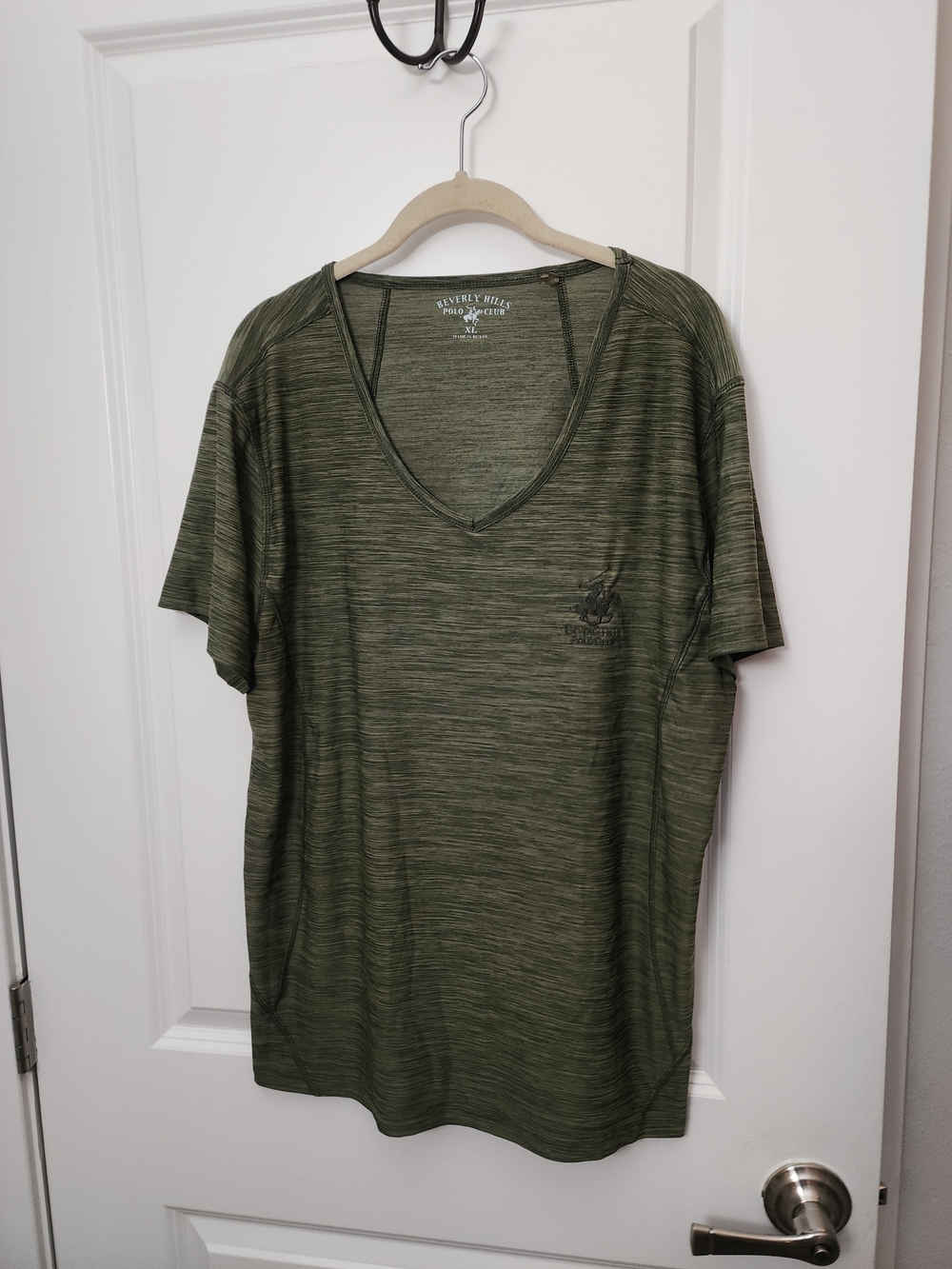 5/$30 Beverly Hills Polo Club Men's Olive Heather V-Neck Tee